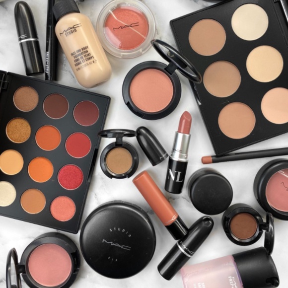 MAC Cosmetics HUGE Bundle !!! - Picture 3 of 8